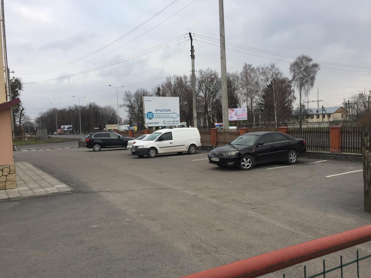 Podilskii Dvir * Yakushintsy