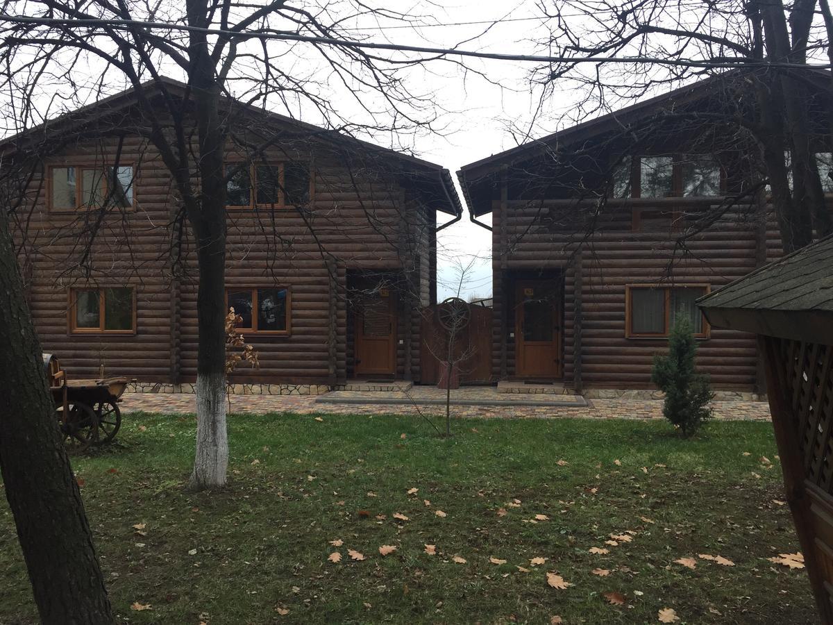 Hotel Podilskii Dvir *