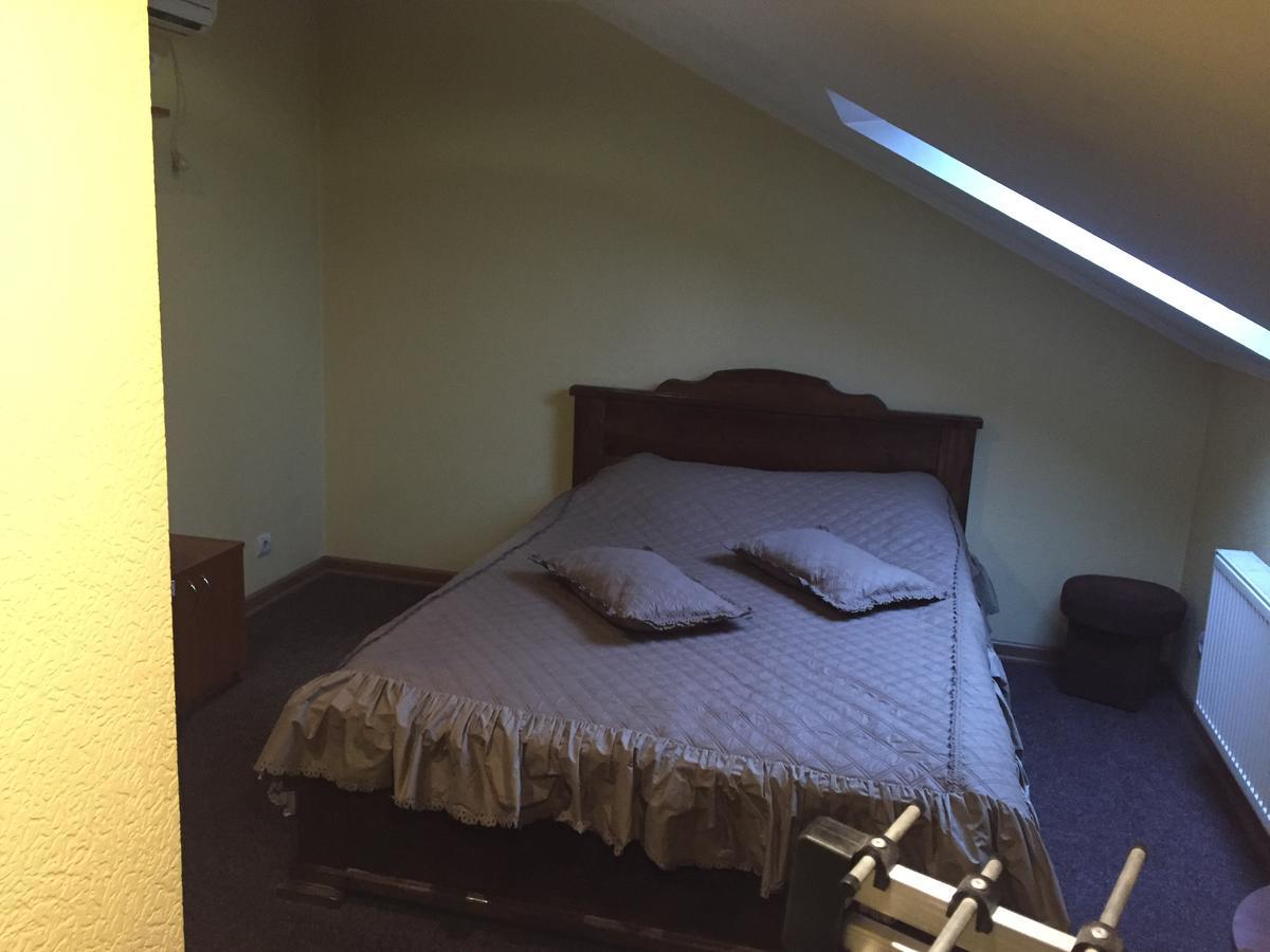 Hotel Podilskii Dvir *